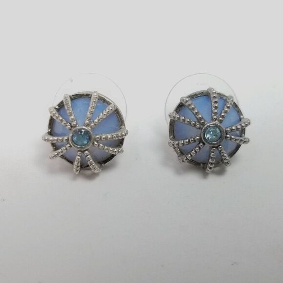 Vintage Blue Rhinestone Cetner Stud Earrings, Silver Tone Rope Twist Setting - Picture 6 of 6
